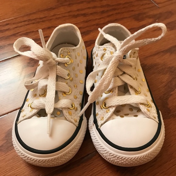 gold converse size 5
